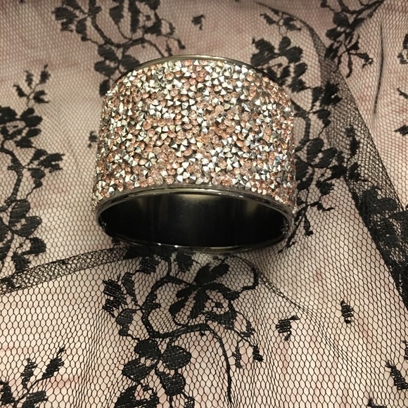 Jewelry - 💗Gunmetal Cuff Pink & Gray Rhinestones💕